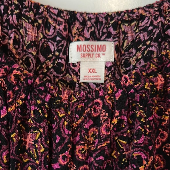 MOSSIMO SUPPLE CO. | Boho Black and Red Floral Blouse Over the Shoulder - Picture 3 of 10